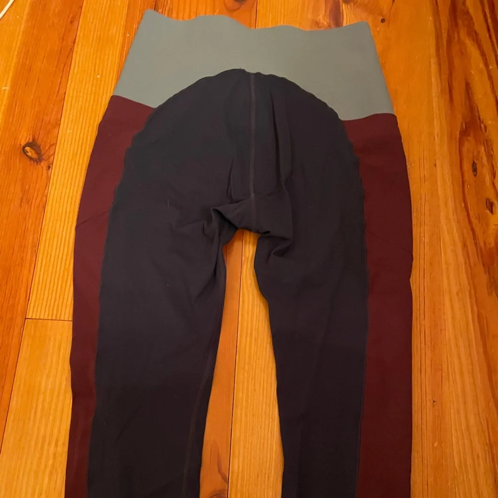 Sweaty Betty Navy, Burgundy & Slate Colorblock Leggings - Picture 3 of 5
